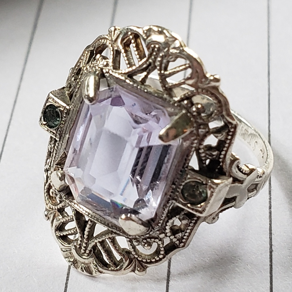 Beautiful Vintage Art Deco/Edwardian Style Ring